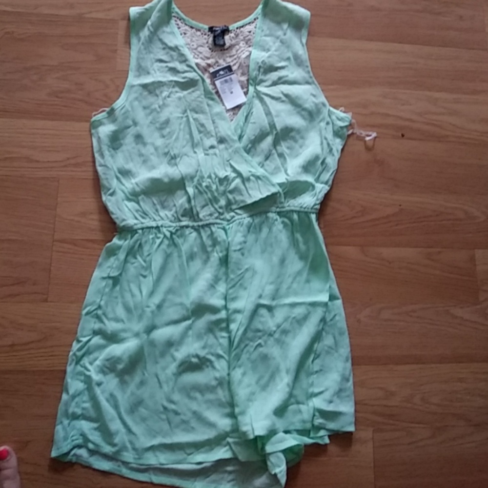 Cute romper!
